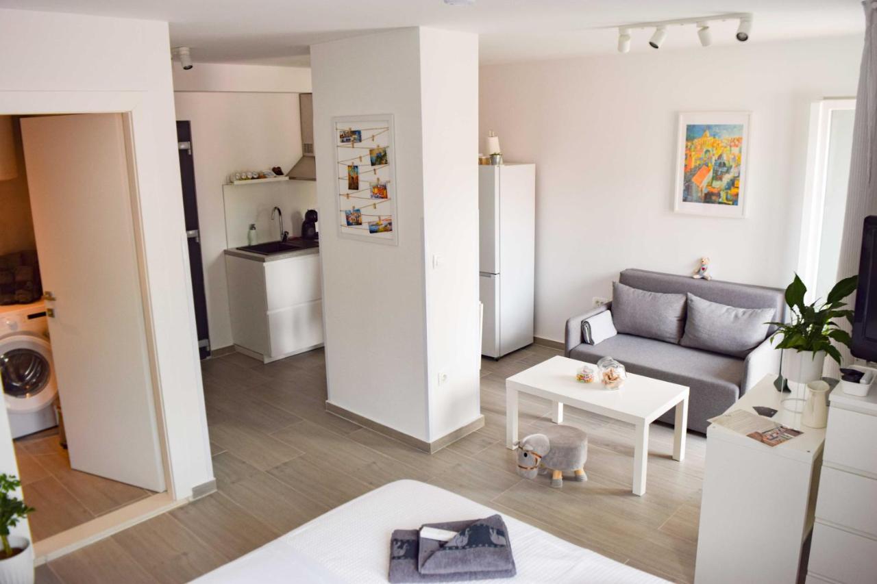 Anija Apartment *